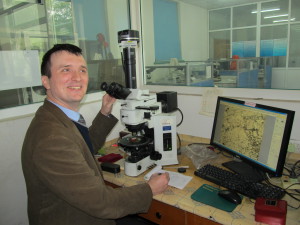 Учебный поляризационный микроскоп